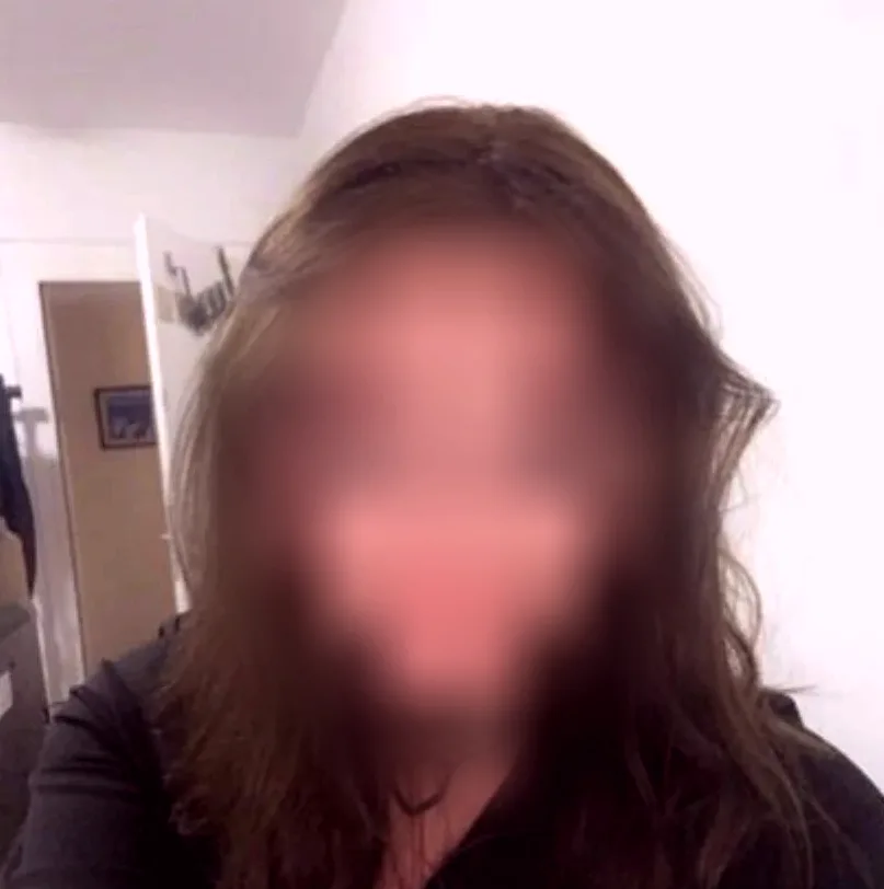 Anniina, 25
