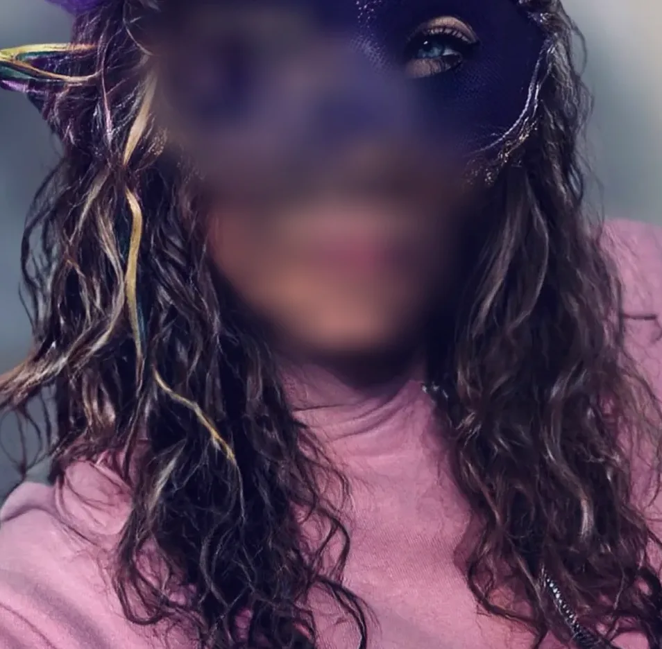 Henna, 31